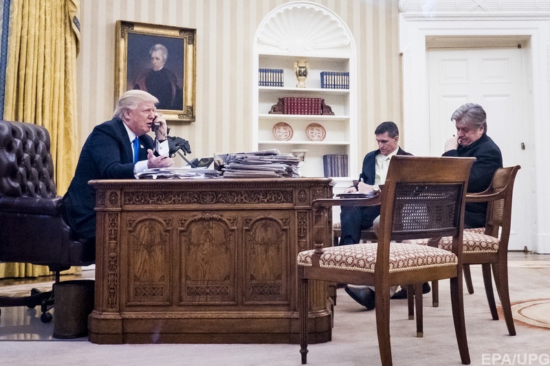 Дональд Трамп і Стів Беннон Дональд Трамп і Стів Беннон