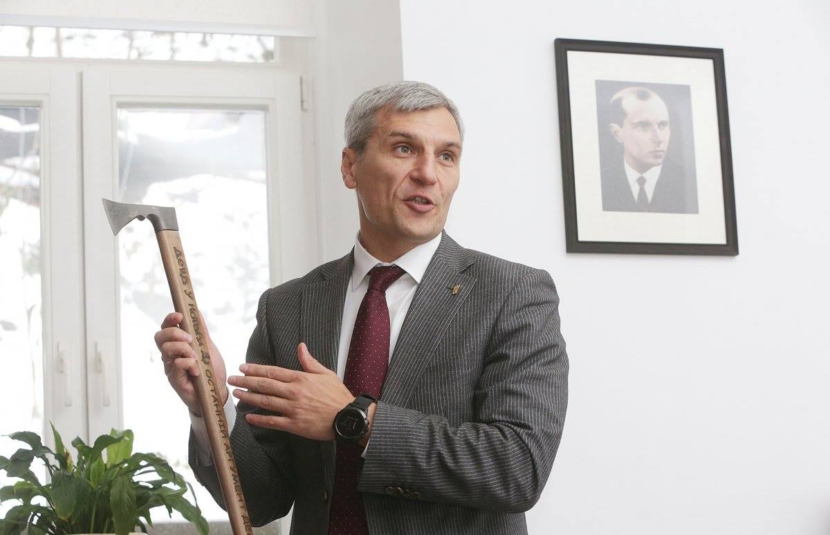 Руслан Кошулинський Руслан Кошулинський