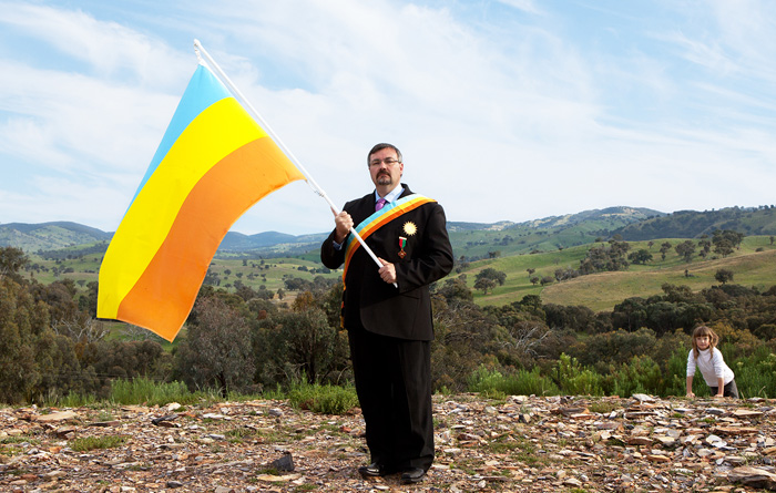 Імператор Джордж II з Імперії Атлантіум, яка базується в штаті Новий Південний Уельс, Австралія