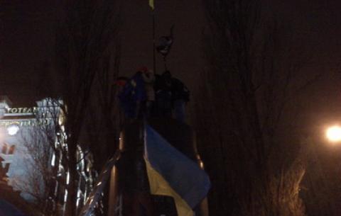Леніна з Бесарабки роздають усім охочим на сувеніри