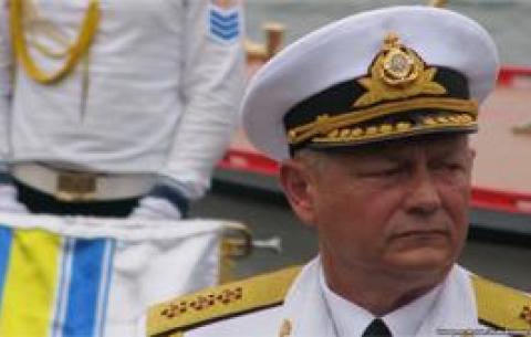 Адмірал Тенюх закликав військових перейти на бік українського народу