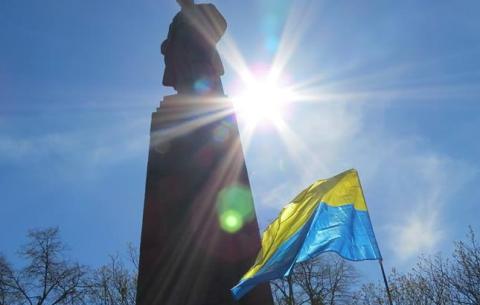 Канів. Освячення сонячно-блакитних прапорів Шевченковим словом (фоторепортаж)