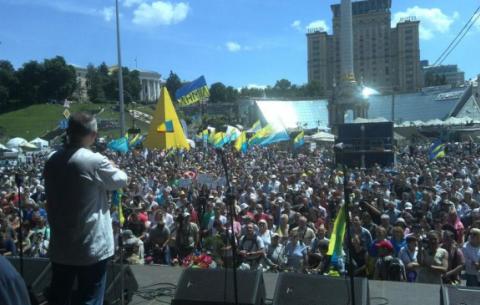 На Майдані кілька тисяч людей провели віче