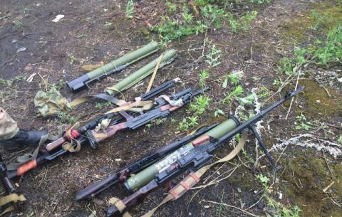 Українські десантники відбили у бойовиків російські вогнемети, гранатомети і автомати