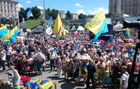 На Майдані звернулись до силовиків: Військові прийдуть розганяти владу