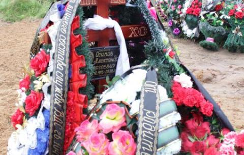Російські ЗМІ пишуть про секретні похорони десантників у Пскові, які загинули на Донбасі  