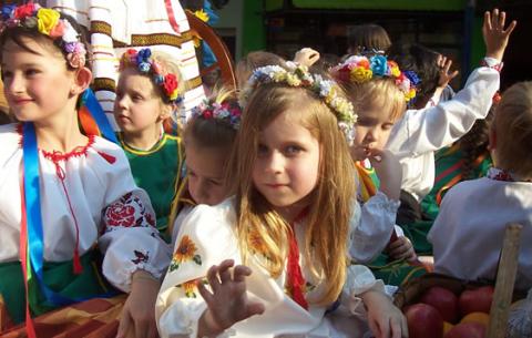 Дух, мова, раса