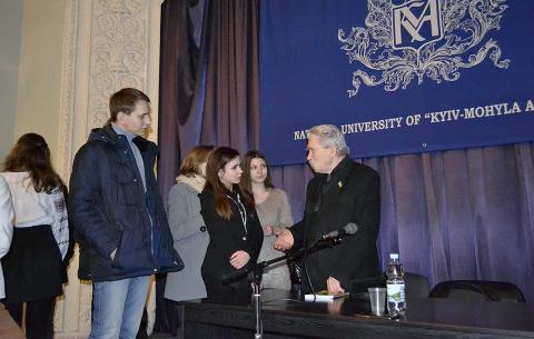 Левко Лук’яненко зі студентами КМА