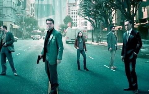 «Початок» (2010) — фантастичний трилер, заснований на ідеї усвідомлених сновидінь. Проте це тільки "перше дно".